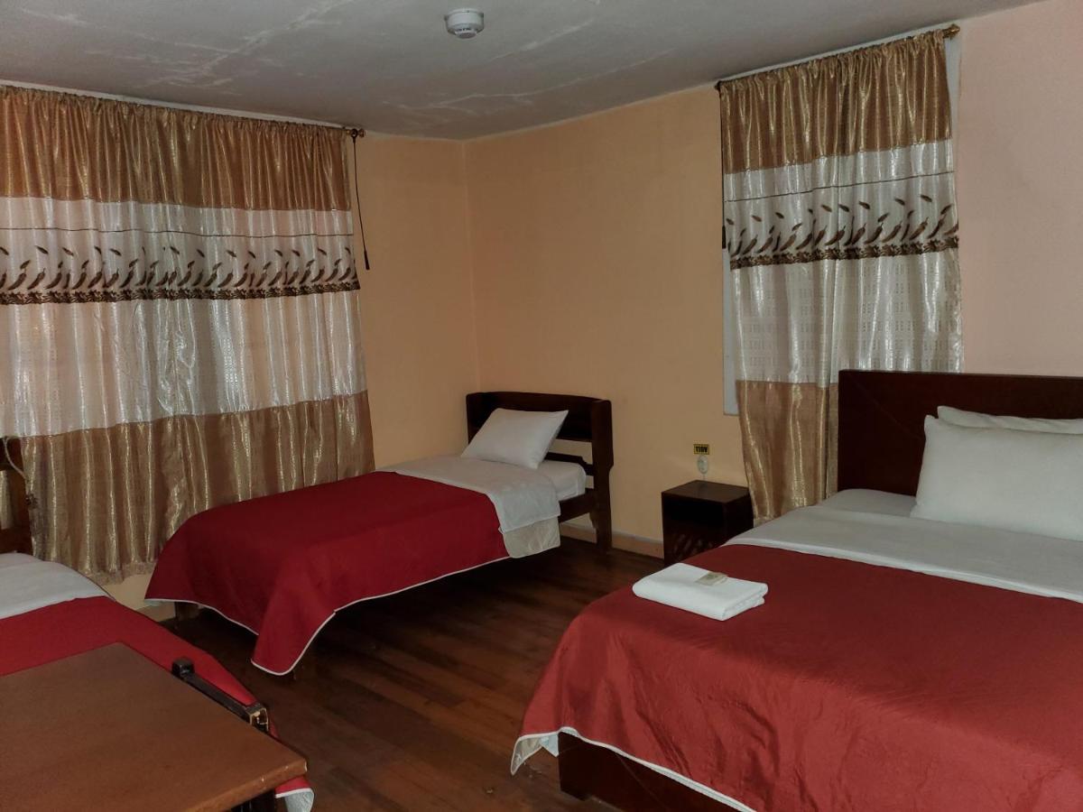 Hostal Bolivar Inn Кито Номер фото