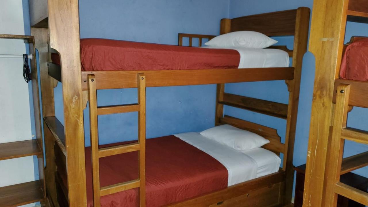 Hostal Bolivar Inn Кито Экстерьер фото