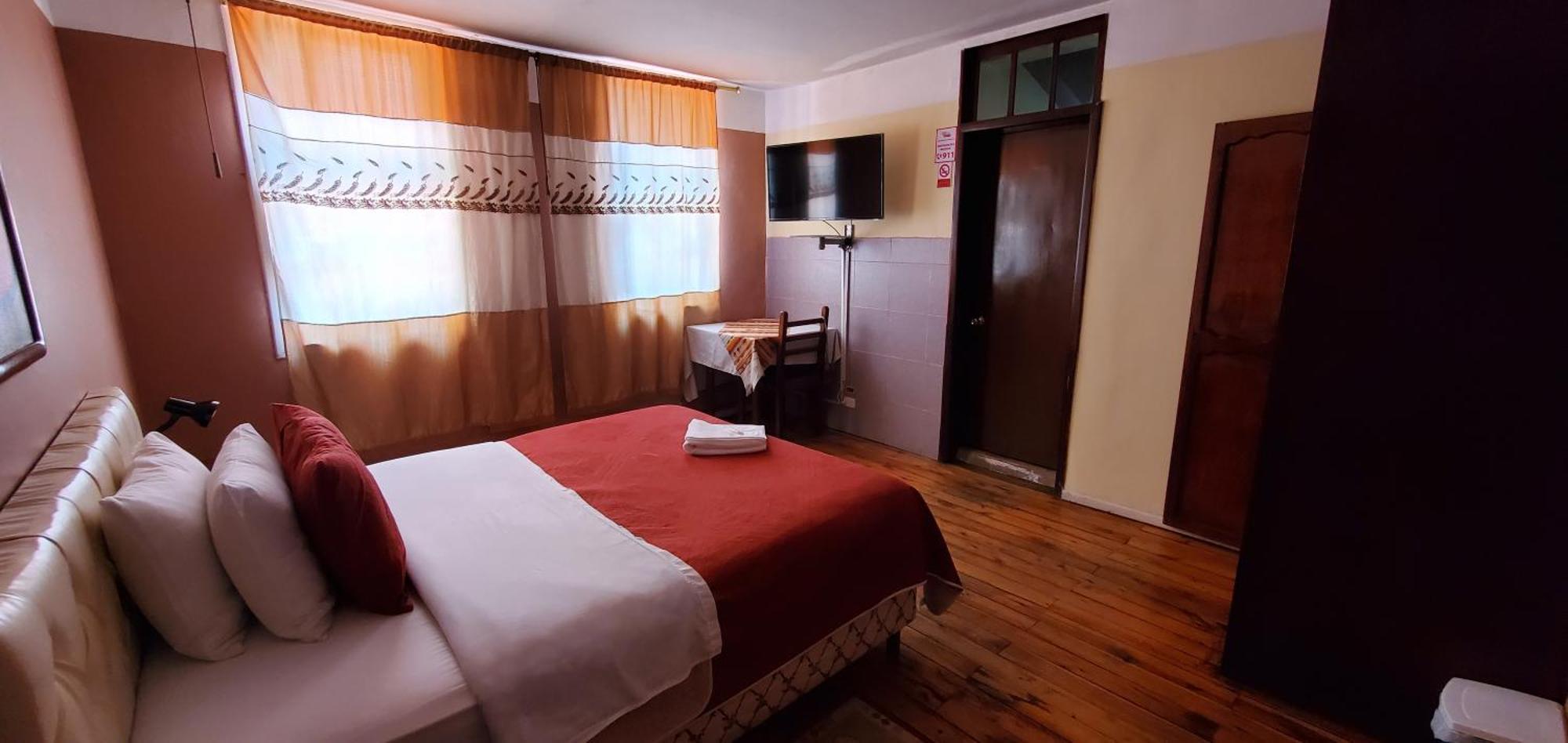 Hostal Bolivar Inn Кито Номер фото